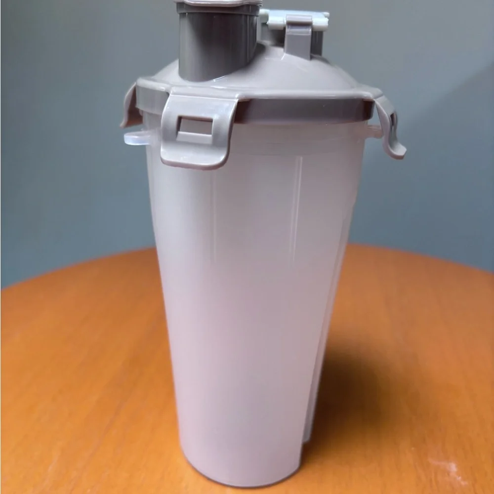 Brookstone plastic pet food/water bottle